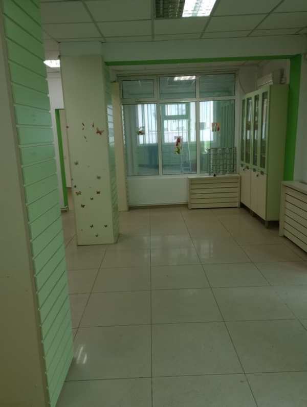 Închiriez spațiu comercial sediu firma