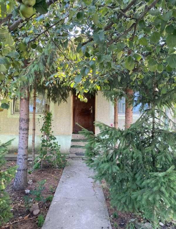 Vand casa si teren sat Podeni, Com Corlateni, jud Botosani