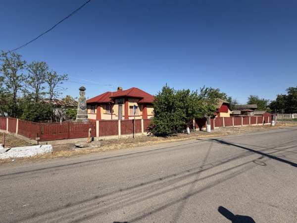Teren cu Casă și Anexe – Comuna Boldești-Grădiștea, sat Grădiștea