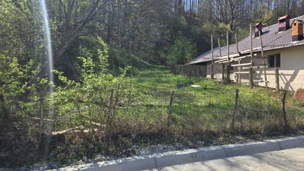 Vand teren intravilan in suprfata de 720 mp in Mun. Campulung