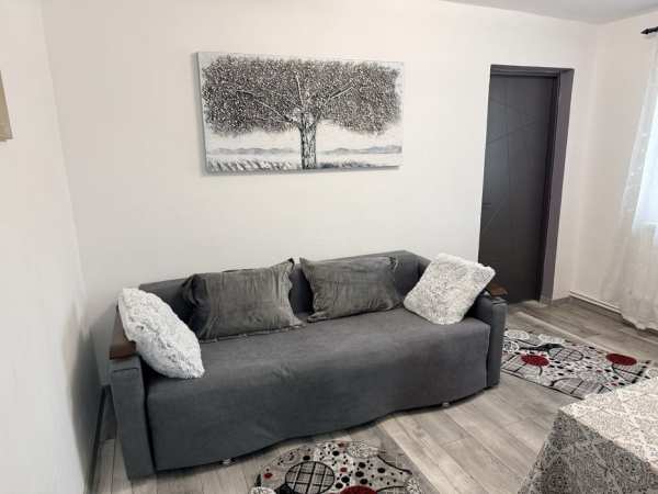 Inchiriez apartament cu 2 camere