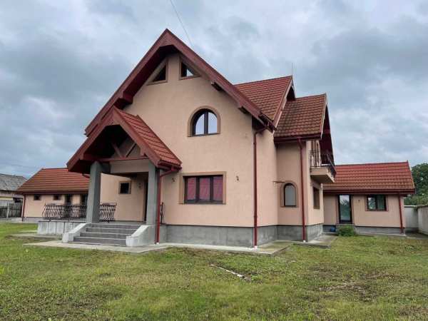 Casa visurilor tale la cel mai mic pret de pe platforma si nu numai.