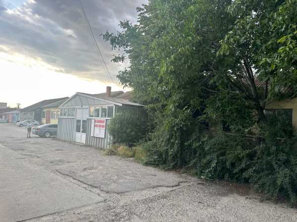 inchirez hala Str.Cireasov (in curte la Romcristal) Slatina