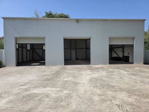 Închiriez hala metalică in Făgăraș