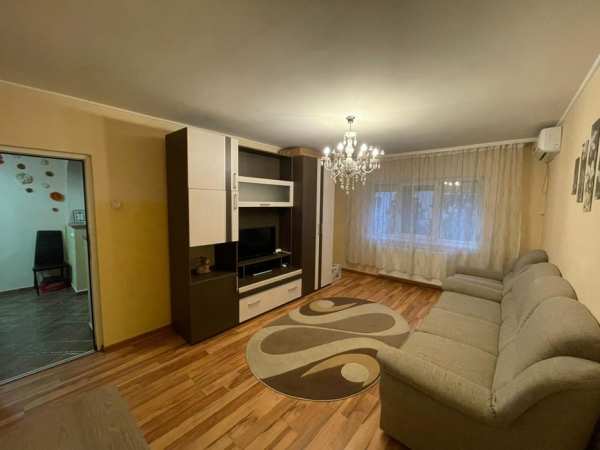 Inchiriez apartament 2 camere zona Rogerius