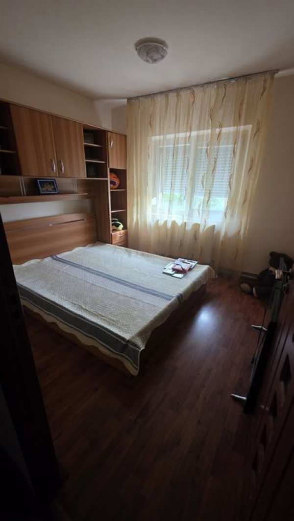 Apartament 3 camere Filiași