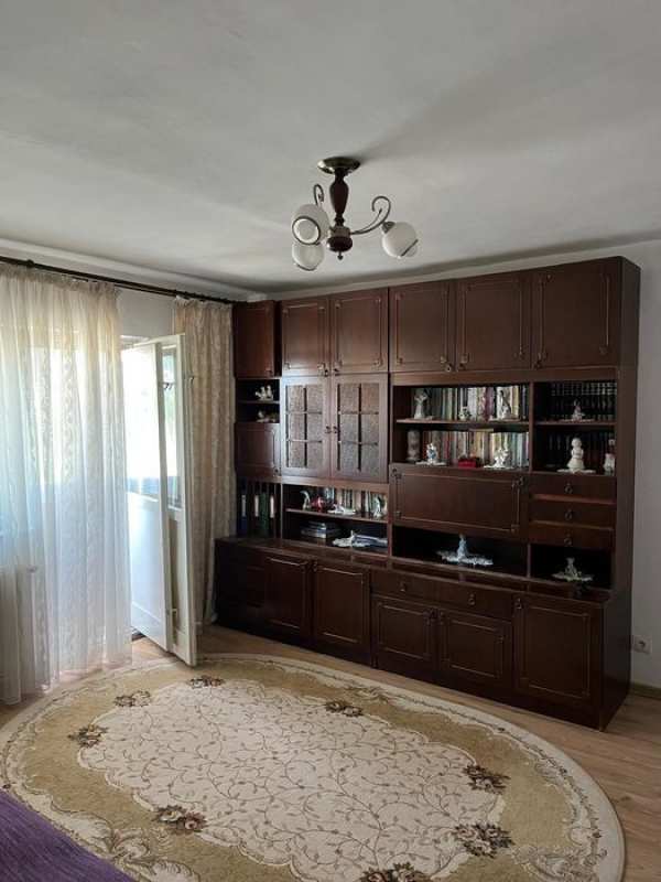 Apartament 3 cam, 2 băi,balcon 75.000 € Vatra Dornei, zonă turistică