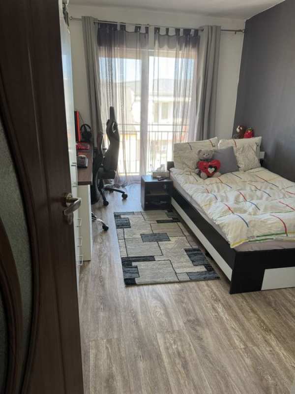 Inchiriez apartament cu 2 camere ,spatios in Floresti