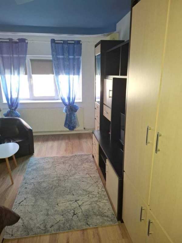 Inchiriez Garsoniera zona confectie.