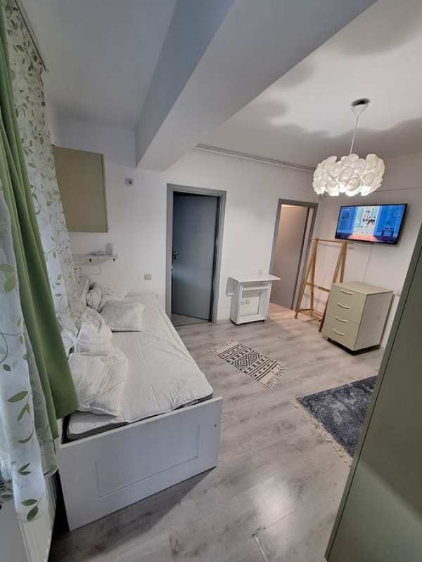 Garsoniera de închiriat Brâncoveanu sector 4