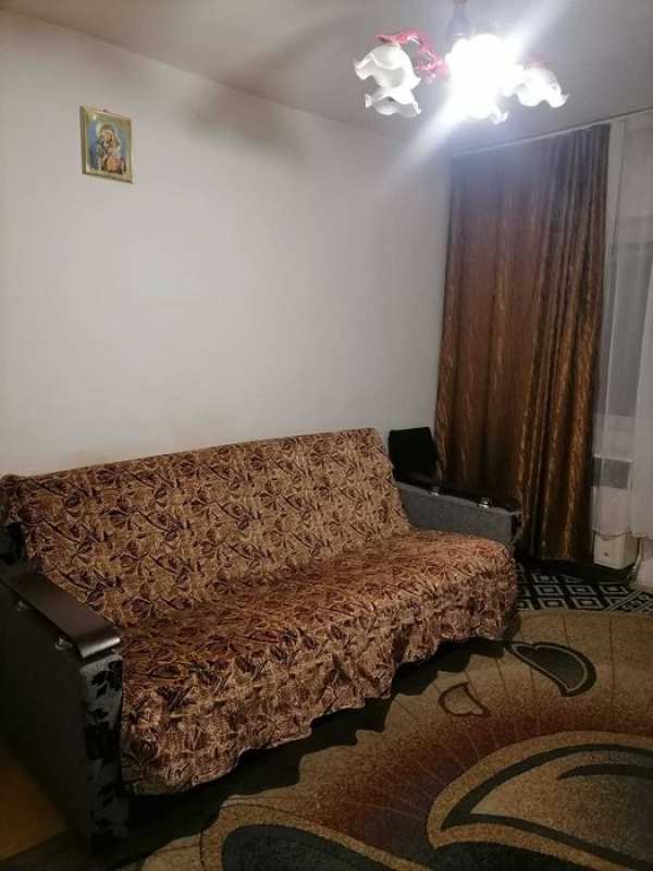 Vând garsonieră cu mici îmbunătățiri