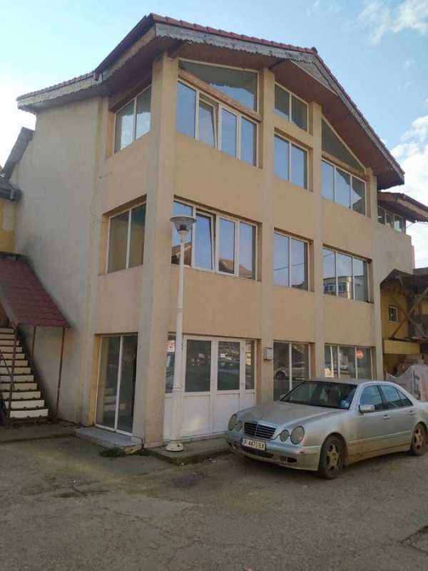 De vanzare P+1+M zona Autogara