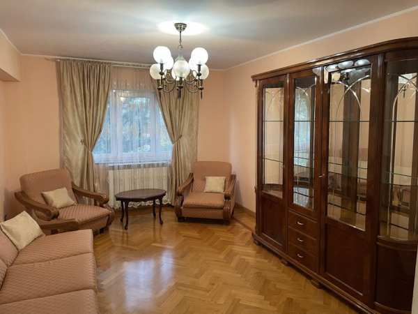 Inchiriez apartament Burdujeni