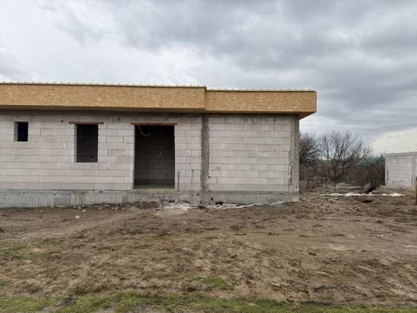 Casa de vanzare cu 4 camere direct de la proprietar