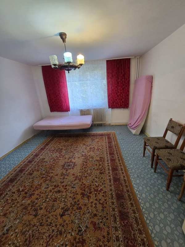Garsoniera de închiriat ,Zamca