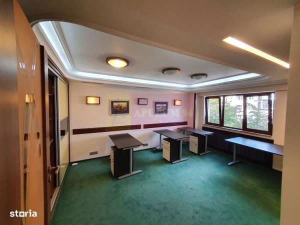 Apartament cu 3 camere de vanzare in Campina - Zona ultracentrala