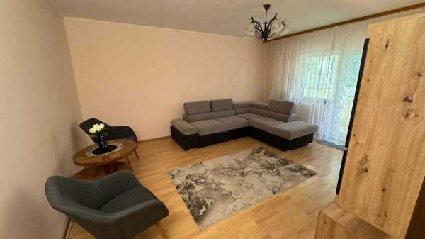 Inchiriez apart  2 camere, renovat, decomandat zona Doctor Iacob Felix