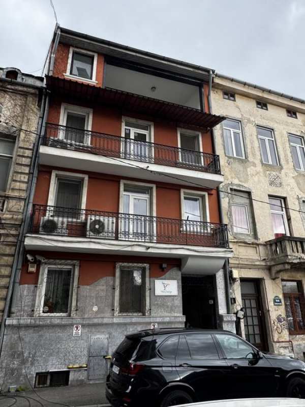 De inchiriat cladire birouri central 4 etaje st. semicercului