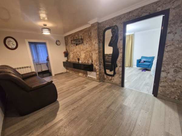 Inchiriez apartament 3 camere