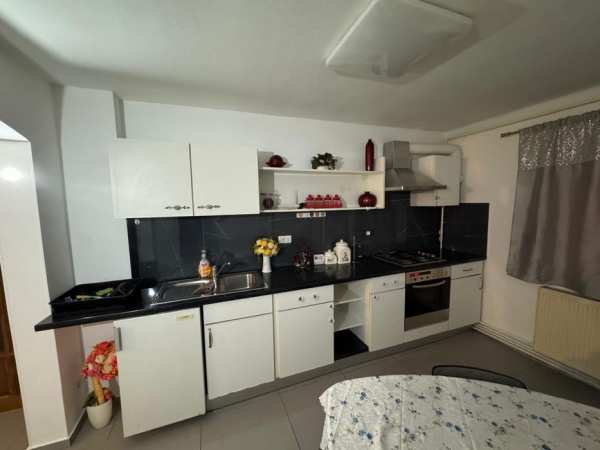 Apartament de inchiriat cu 3 camere