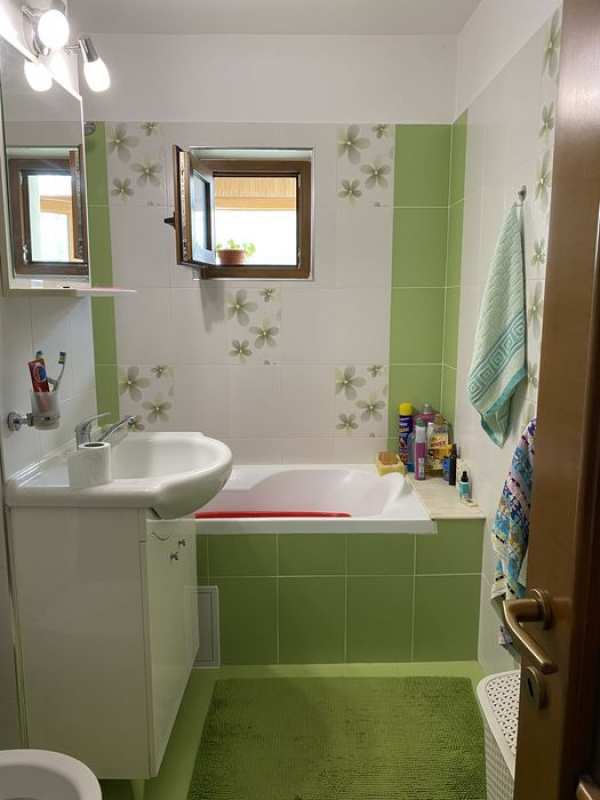 Vând alartament cu 3 camere