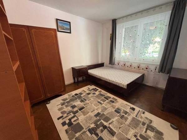 Caut Coleg/Colega de Apartament (3 Camere)