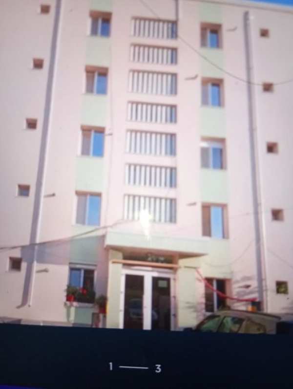 Închiriez apartament, 2 camere, utilat, etaj 3 din 4, balcon, 52 m/p