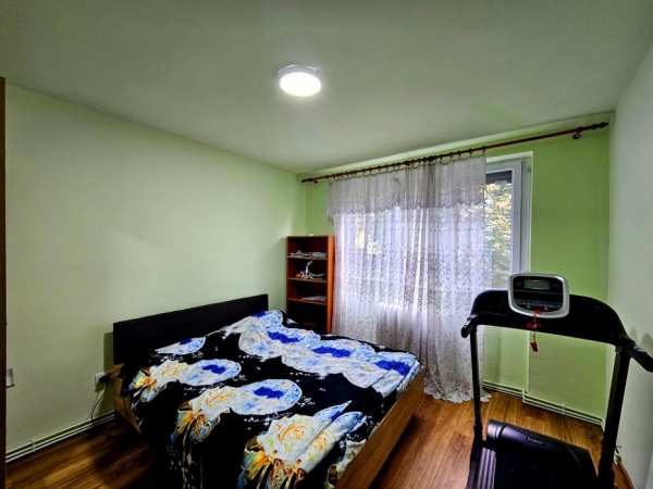 Apartament 3 camere modern, etaj 1, 72 mp – complet renovat, Ineu
