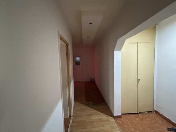 Proprietar vand apartament 3 camere etaj 1 , Bd. Dambovita