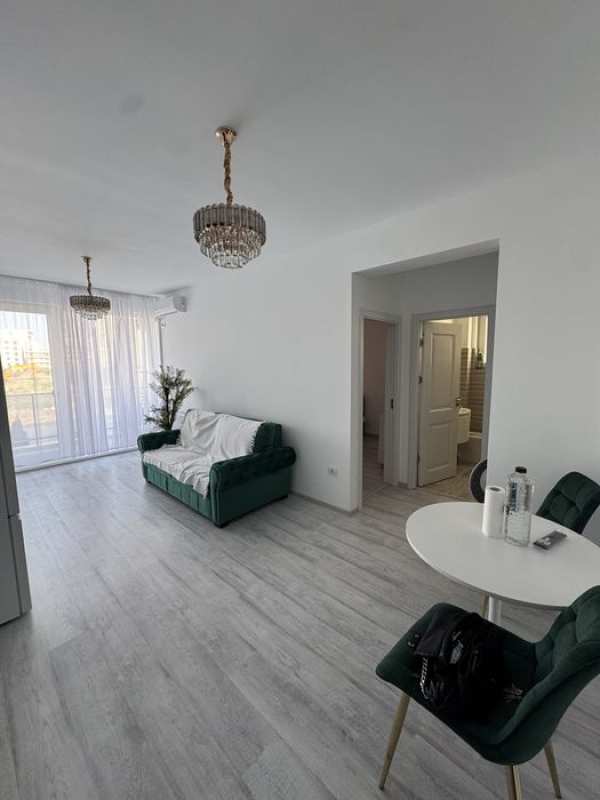 Inchiriez apartament
