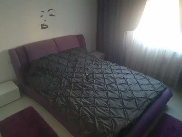 Inchiriez apartament 2 si 3 camere decomandate termen l/regim hotelier
