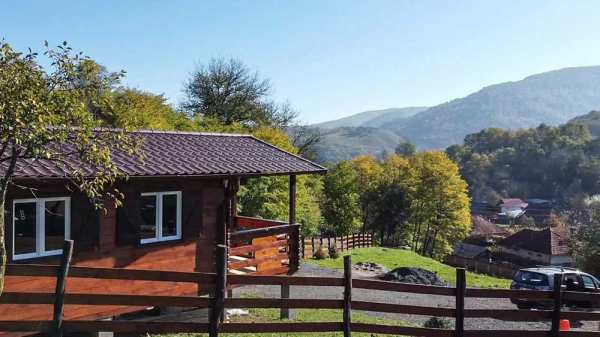 Teren Intravilan cu Cabana Off-Grid - 1683 mp, Roșcani, Hunedoara
