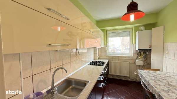 De Inchiriat Apartament 2 camere Republicii Etaj III - Carei-Comision