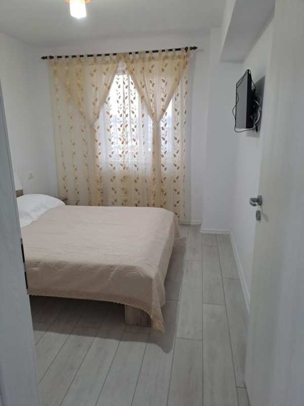 Persoana fizica inchiriez