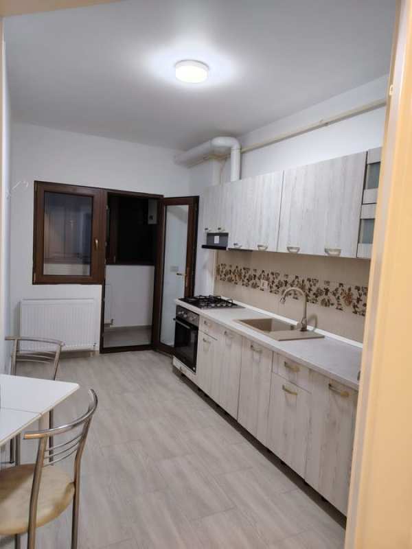 Închiriez apartament 2 camere