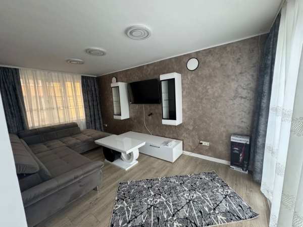 Casa de inchiriat, zona hotel Traian