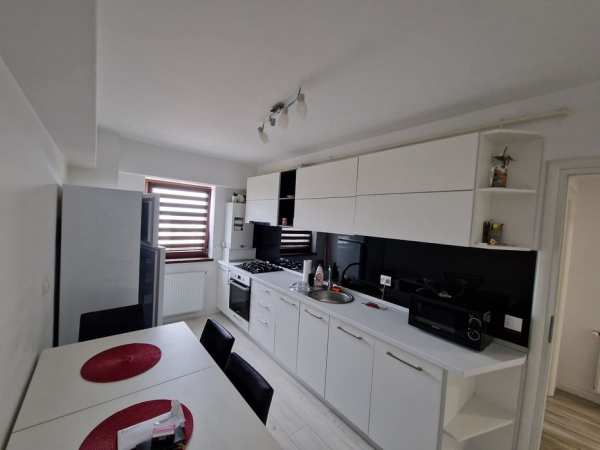 Apartament de închiriat!