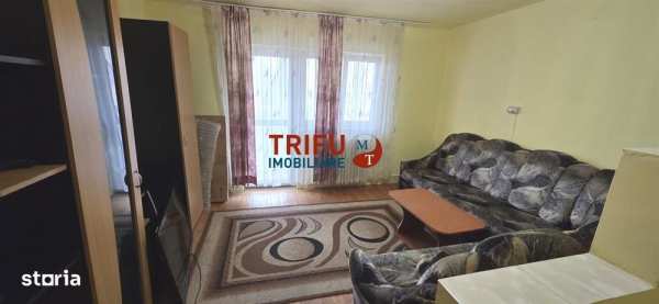 Apartament et. 2, 3 camere, decomandat zona Piata