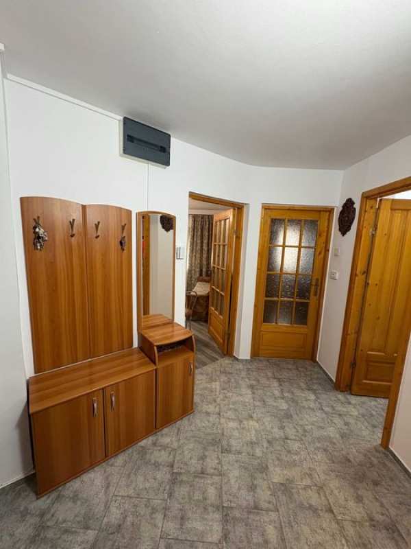 Închiriez apartament 3 camere – Zona Soarelui, Timișoara