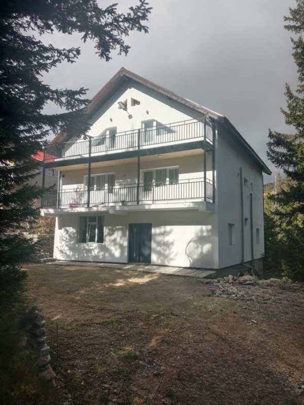 Cazare Ranca 8 camere