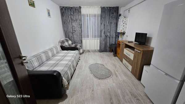 Garsoniera in Onesti, langa Kaufland, la cheie.