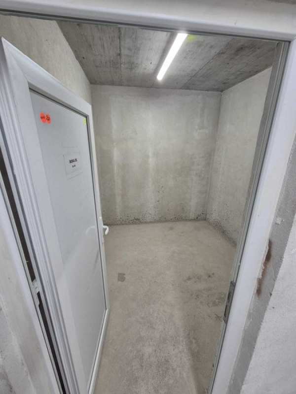 Inchiriez BOXA DEPOZITARE 6,5mp | PIPERA | Acces non-stop | LIFT