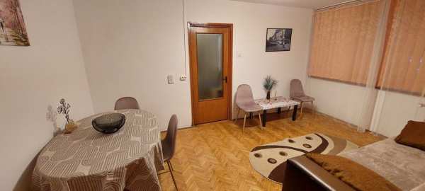 Închiriez apartament cu 3 camere - Piata Iancului