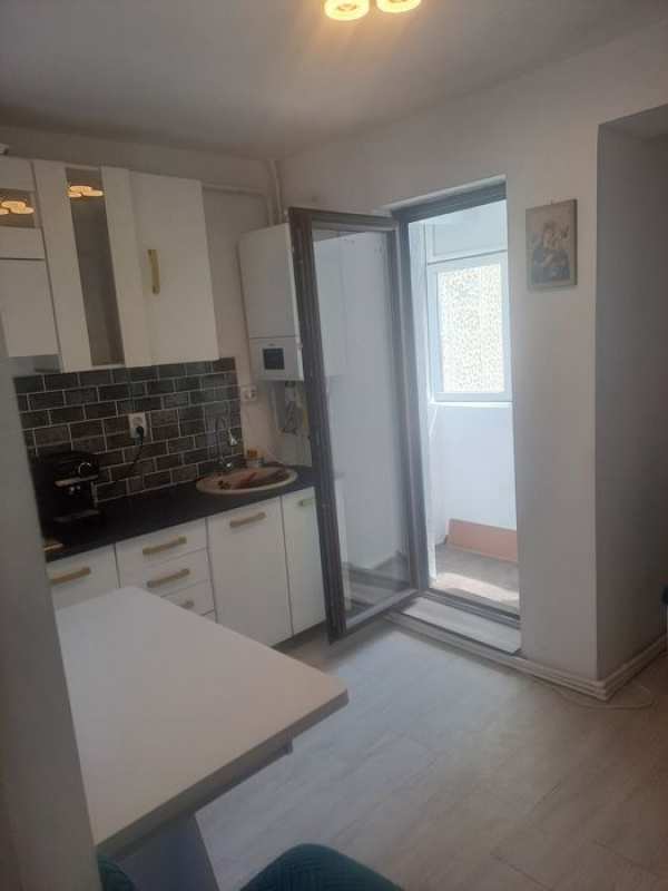 Vând apartament 2 camere