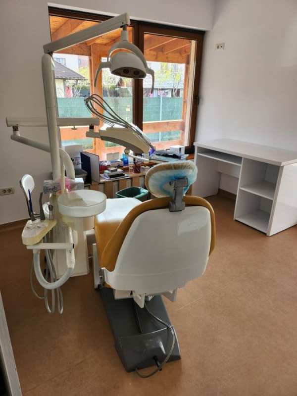 Clinica stomatologica de inchiriat