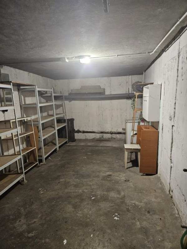 Închiriez garaj Prelungirea Ghencea Aleea SANDAVA Bl  A2