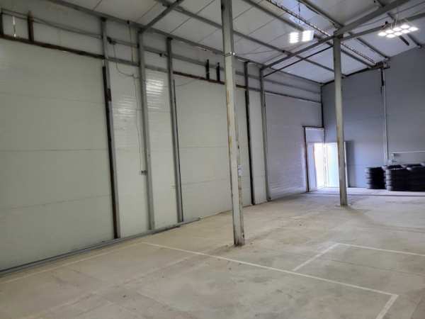 Inchiriere hala 105 mp