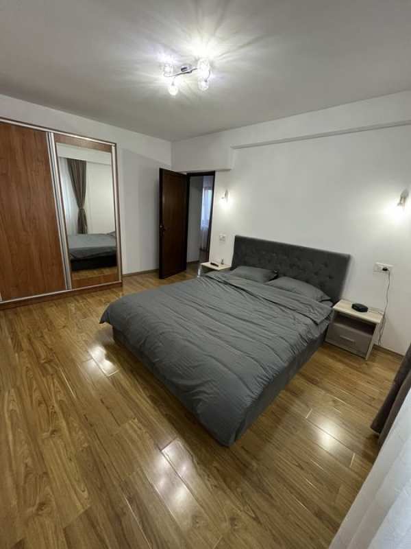 Inchiriez in Regim hotelier casa zona centrala
