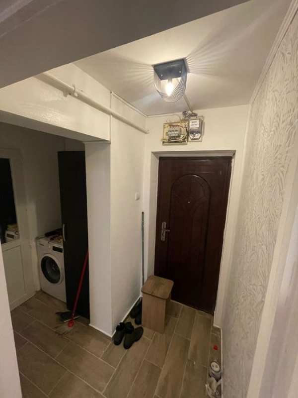 Închiriez apartament 3 camere in tatarasi etaj 1 persoana fizica