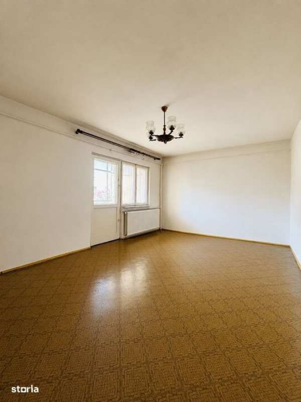 Apartament cu 2 camere, decomandat, Rogerius
